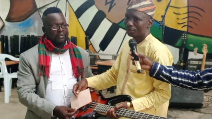 PARAKOU/CONCOURS DE MUSIQUE TRADITIONNELLE « KONKOMMA » AU PROFIT DES ARTISTES DU BORGOU : Garou N&rsquo;Douro Bagoudou gagne le pari de la détection des talents . L&rsquo;orchestre de Bouey de Bembéréké sacré champion
