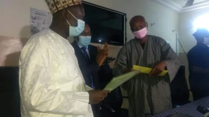 PASSATION DE SERVICE A LA PREFECTURE DE KANDI :  Mohamadou Moussa passe le témoin à Ahmed Bello Ky-Samah