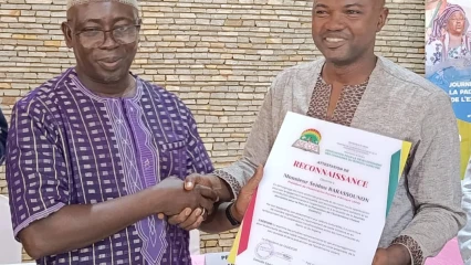 Pour son engagement en faveur de la paix et de la prévention de l’extrémisme violent dans le Borgou :L’artiste Seidou Barassounon honoré par l'Adecob