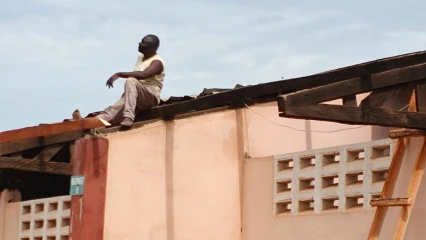 Réfection des établissements endommagés par la pluie torrentielle à Parakou: le Maire Zul-Kifly Zakarie déploie une équipe d'ouvriers à l’Efms