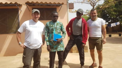 SÉANCE DE TRAVAIL ENTRE L&rsquo;ONG SOMPEKIDS, LA FONDATION GROUPE EDF ET LE MAIRE DE KALALE : Tidjani Bani plaide pour l&rsquo;électrification des centres de santé et Ceg de sa commune
