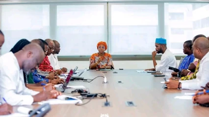 Secteur des médias au Bénin :Aurélie Adam Soulé Zoumarou lance les concertations pour refonder le paysage médiatique
