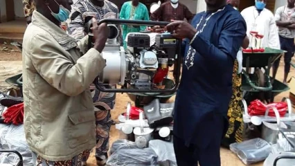 SÉCURITÉ ALIMENTAIRE À NIKKI : La mairie de Nikki et l&rsquo;Ong Bcd offrent d&rsquo;équipements à 5 groupements