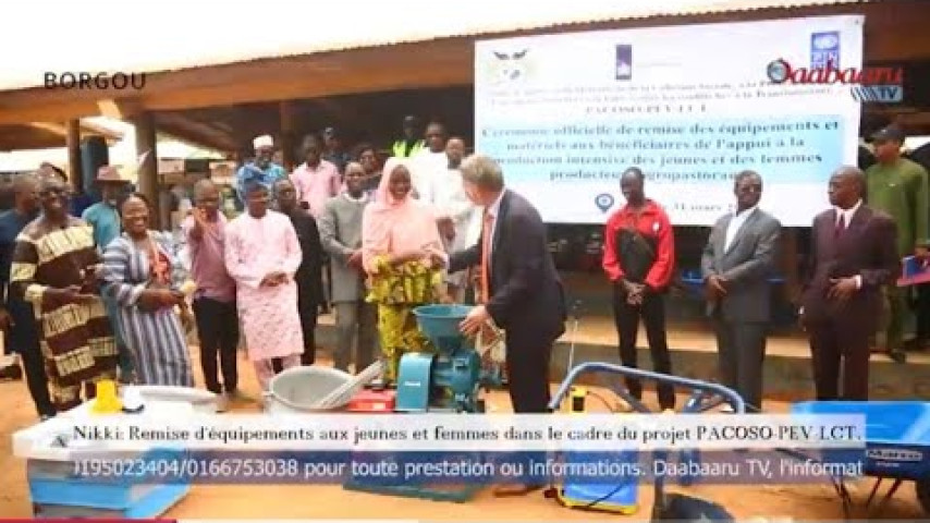 Nikki: Remise d’équipements aux jeunes et femmes dans le cadre du projet PACOSO-PEV-LCT.