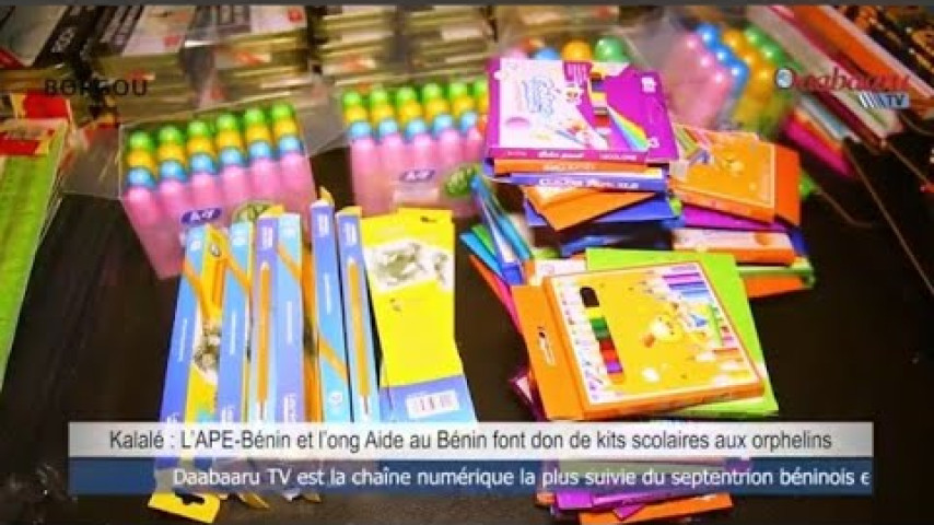 KALALE: L’APE Bénin et l’ong Aide au Bénin font don de kits scolaires aux orphelins.